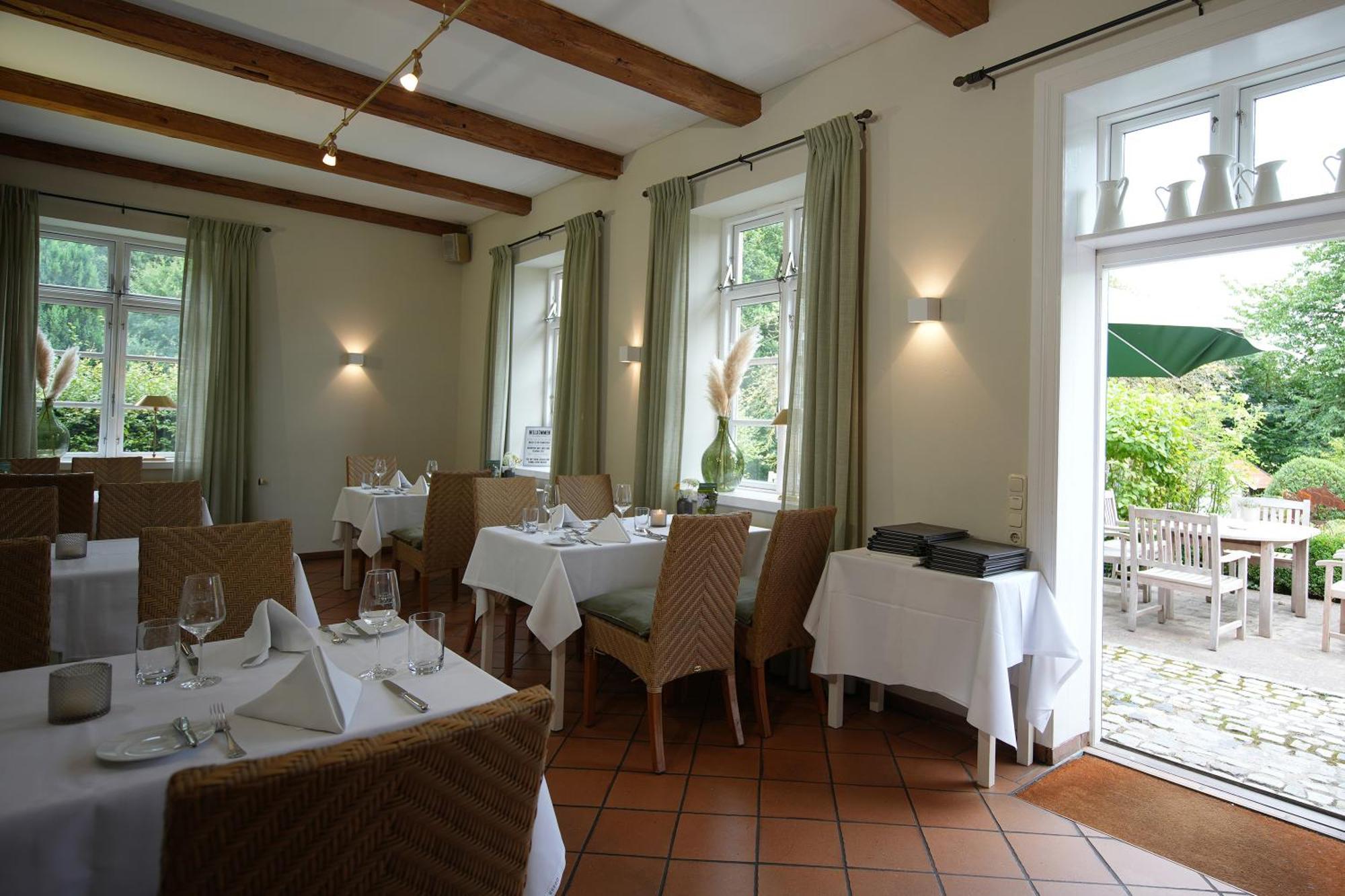 Romantik Hotel Friederikenhof Hotel Restaurant & Spa Lubeck Exterior photo