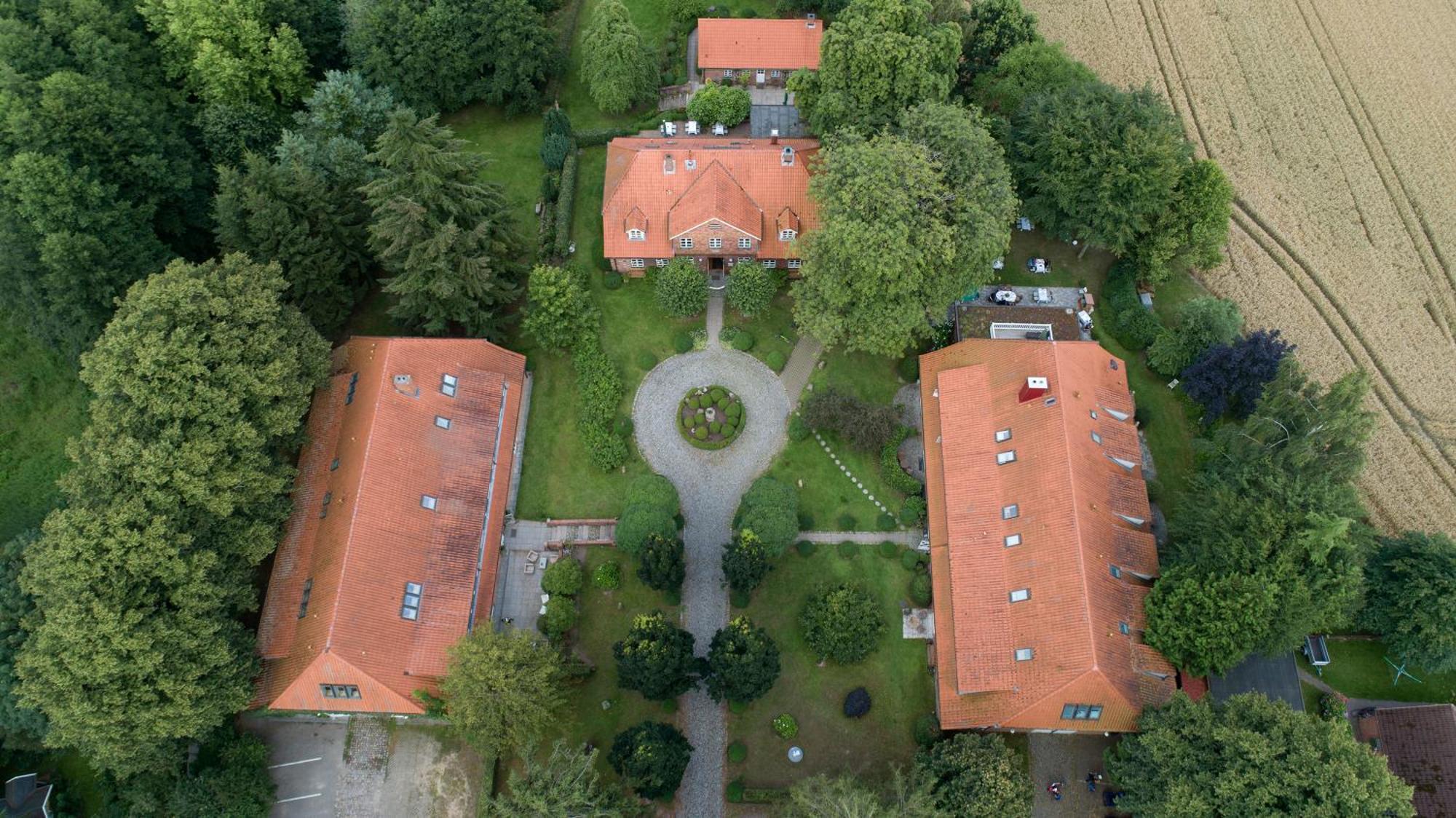 Romantik Hotel Friederikenhof Hotel Restaurant & Spa Lubeck Exterior photo